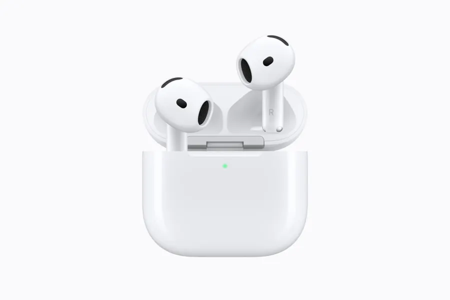 Oficjalne zdjęcie białych słuchawek AirPods 5 z etui ładującym.